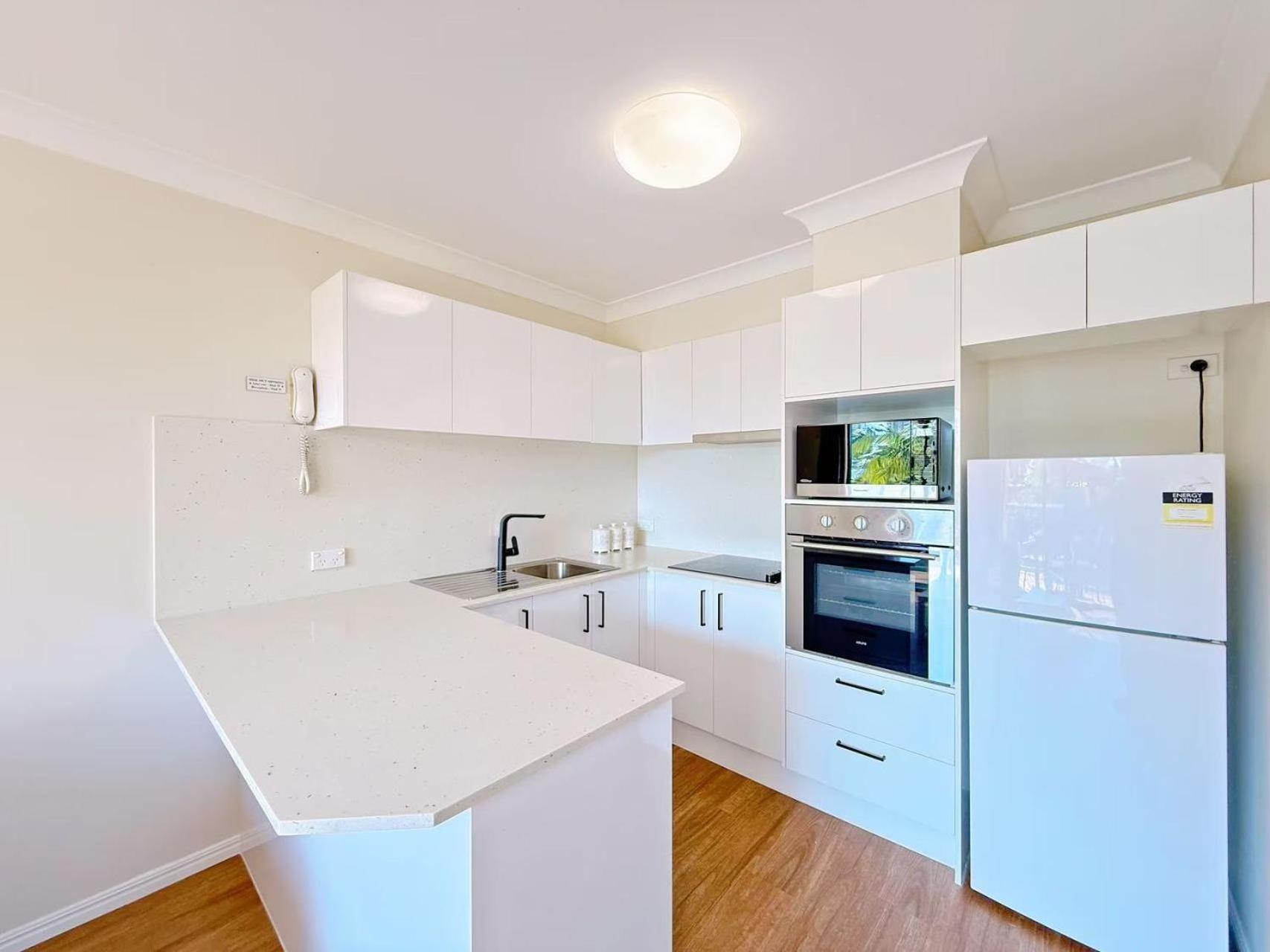Karana Palms Resort Gold Coast Exterior photo