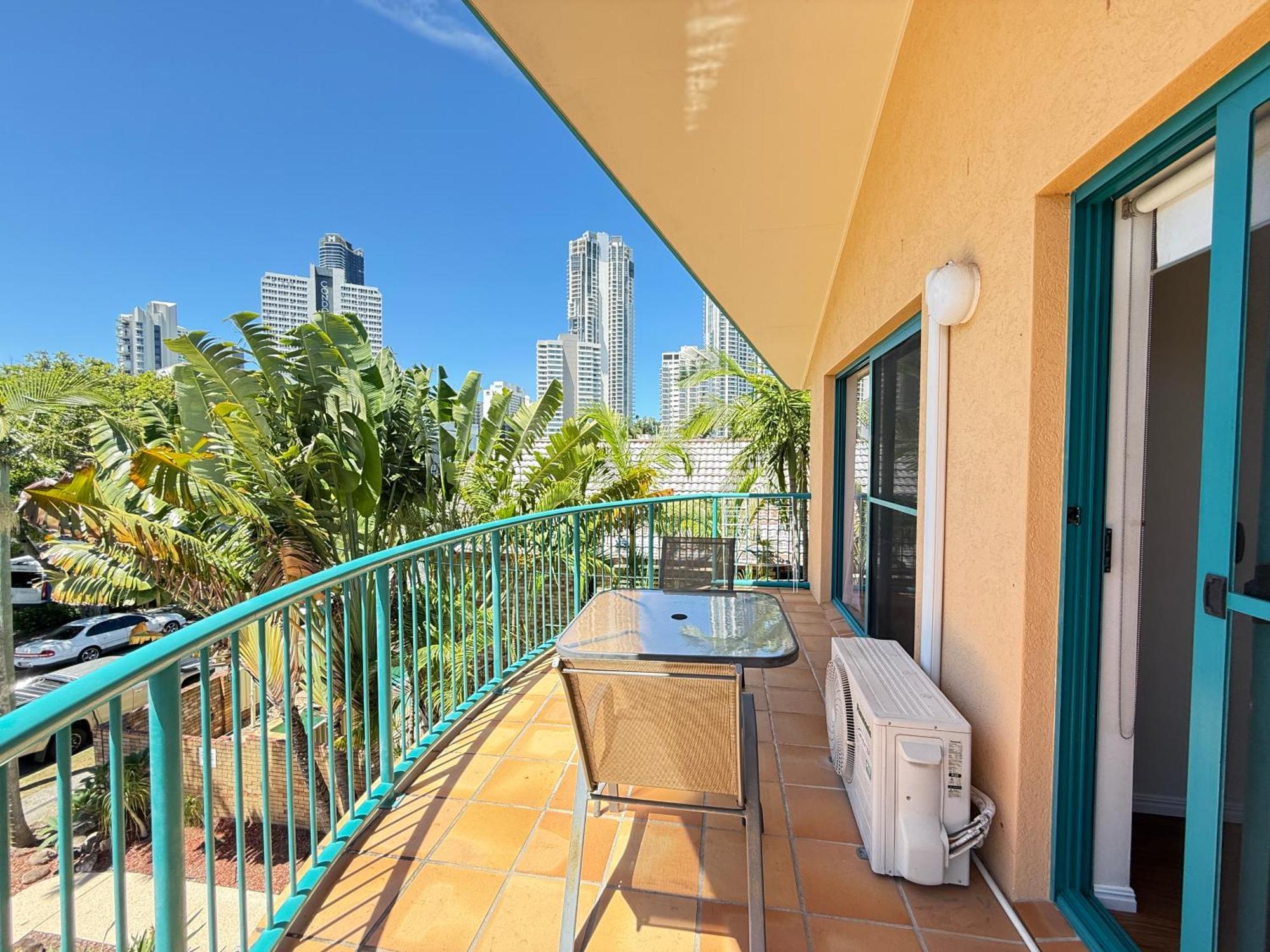 Karana Palms Resort Gold Coast Exterior photo