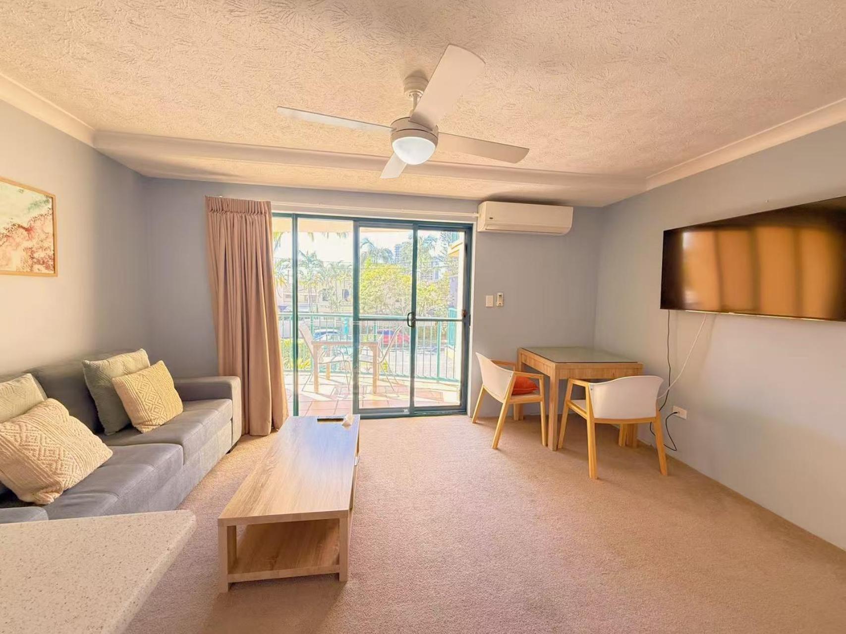 Karana Palms Resort Gold Coast Exterior photo